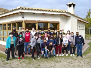 Foto de grupo de los participantes en la VIII Convivencia para Jóvenes de Menudos Corazones