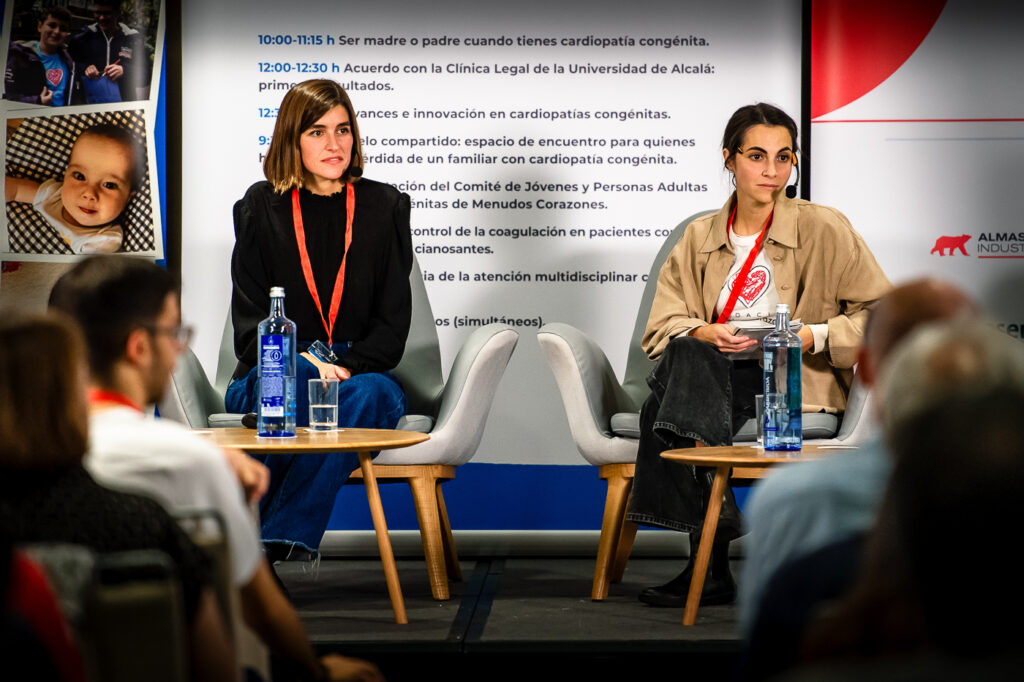 María Josefa Azpiroz y Mónica González, en la charla sobre el proyecto ganador de la VII Beca Menudos Corazones de Investigación Médica